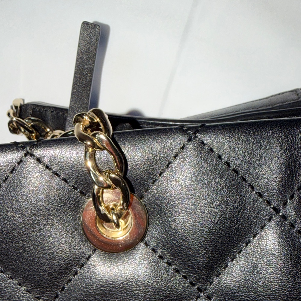 Kate Spade Quilted Black Shoulder Bag with Gold Chain - Picture 7 of 13